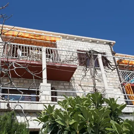 Apartament Neve