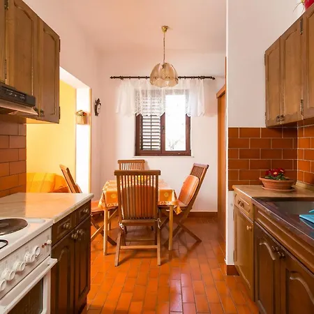 Apartament Neve