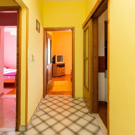 Apartament Neve
